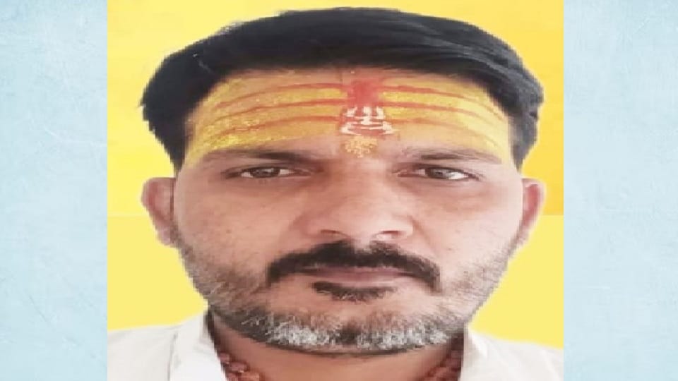 Case against four including Sambhal Congress District President, asked to give five lakh cash