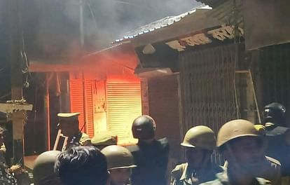 UP: Chaos increased in Bahraich... Protest and arson till late night