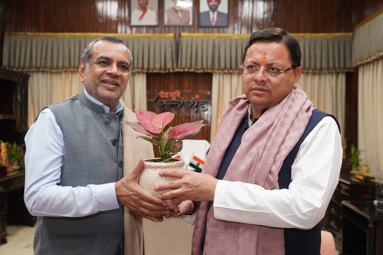 Actor Paresh Rawal Met CM Dhami said- Uttarakhand is a great place for film shooting