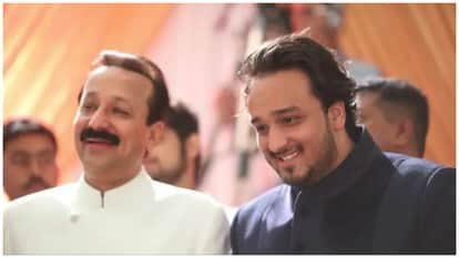 बाबा सिद्दीकी, जीशान सिद्दीकी।