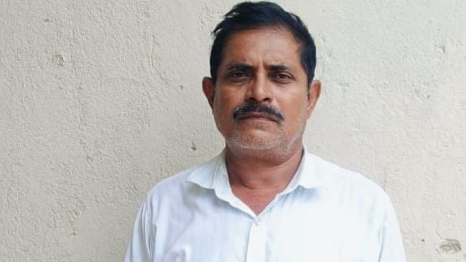 Bihar News: In Nalanda, an angry employee set CO's car on fire due to work pressure and not getting leave