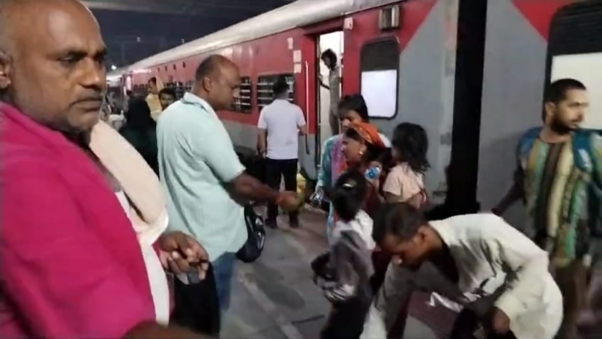 Bihar News: Victims of Bagmati Express train accident going from Mysore to Darbhanga shared their pain