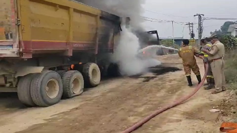 Chaos on the roadside dumper came in contact with high tension wire