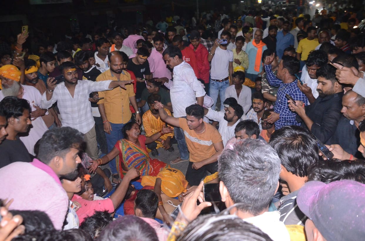 Bahraich News FIR Filed  against Salman and Unidentified People 25 Detained News in Hindi