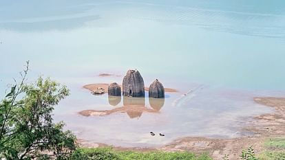 Bhakra dam water level is 50 feet down, submerged temples came out of Gobindsagar four months ago