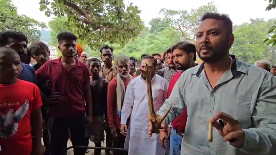 Haridwar News drugs and meat was caught in slums horns and remains of wild animals also found