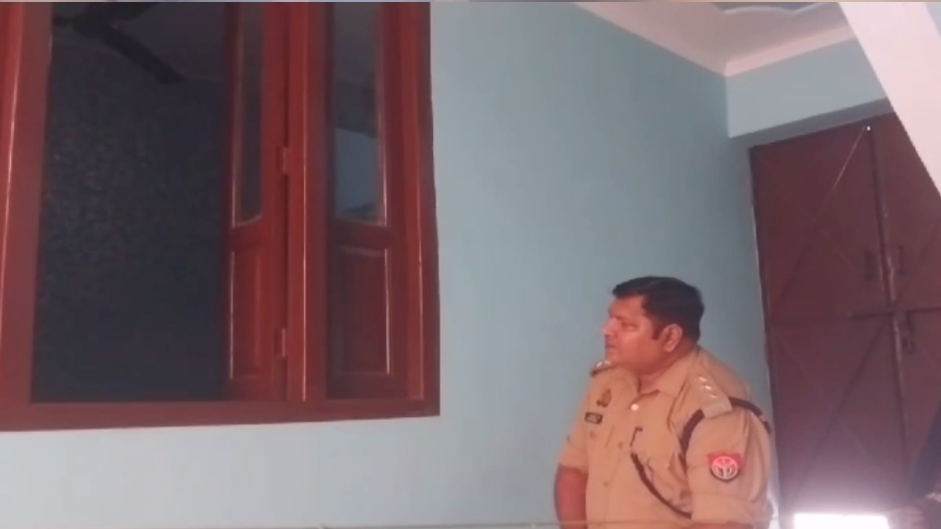Inspector said that he was afraid of losing his uniform, Deepak's girlfriend kept crying and created a ruckus