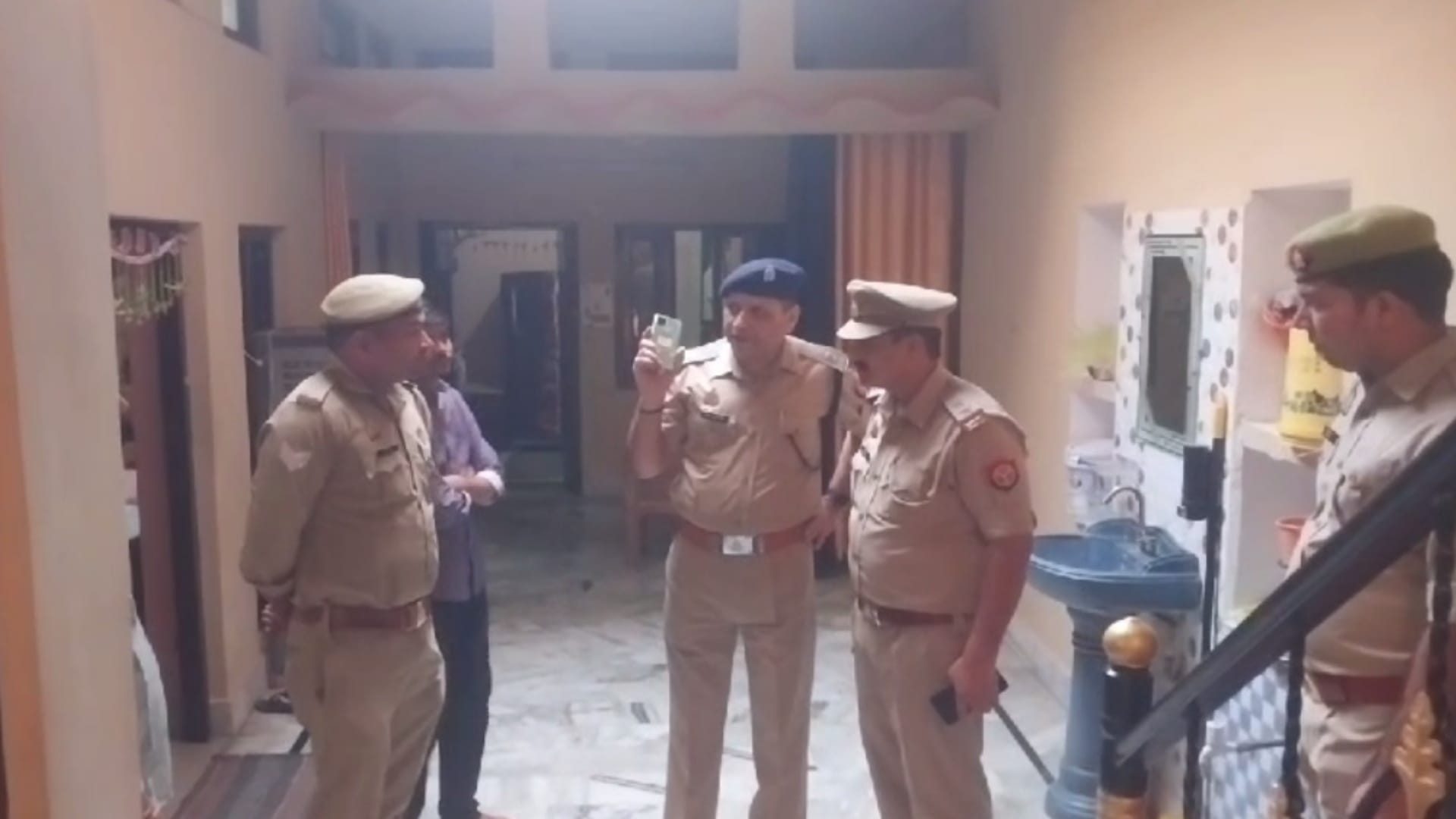 Inspector said that he was afraid of losing his uniform, Deepak's girlfriend kept crying and created a ruckus