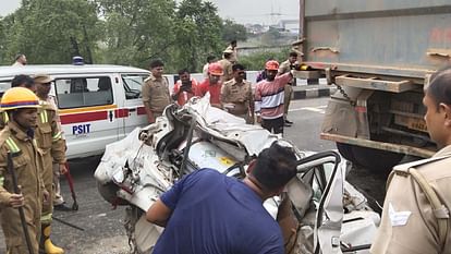 road accident in Kanpur: The car was cut for 40 minutes, then Pratik's hand was seen