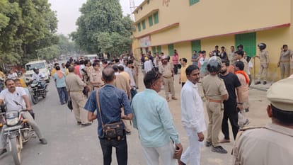 Jaunpur trader Vikrant Seth Murder case People blocked road for arresting criminal