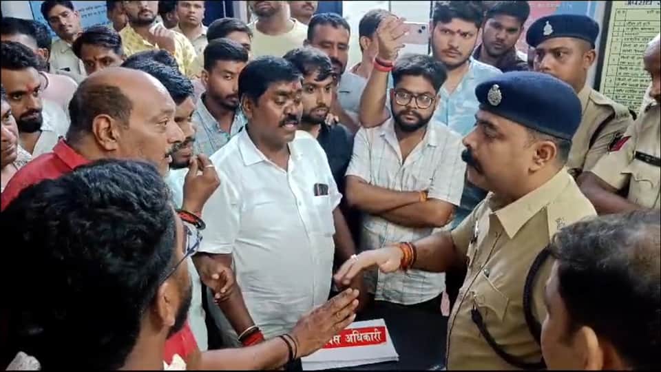 मौके पर पहुंची पुलिस