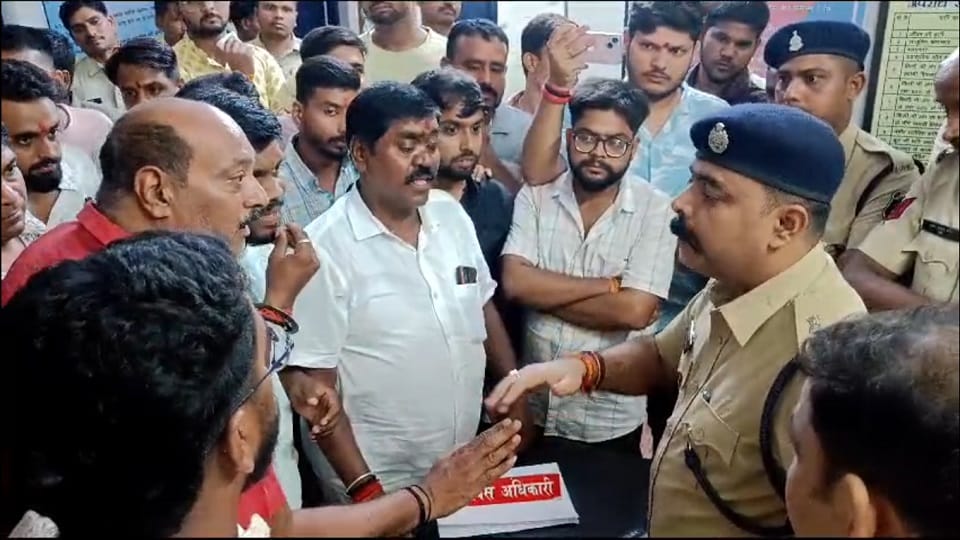 मौके पर पहुंची पुलिस