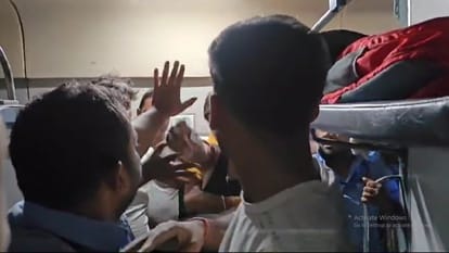 Vendors beat up assistant loco pilot in Kushinagar Express Train