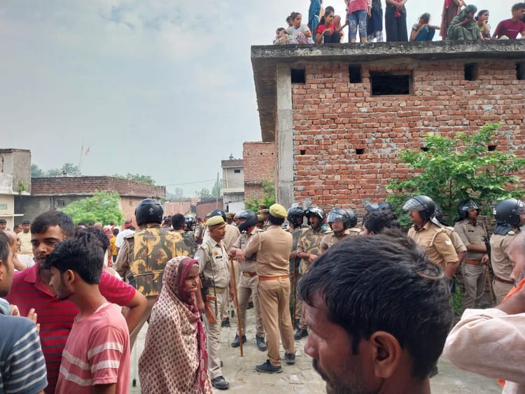 Bahraich Communal Violence: Unannounced Curfew Like Situation In The Area, Shops-schools Closed, Dead Body Rea – Amar Ujala Hindi News Live