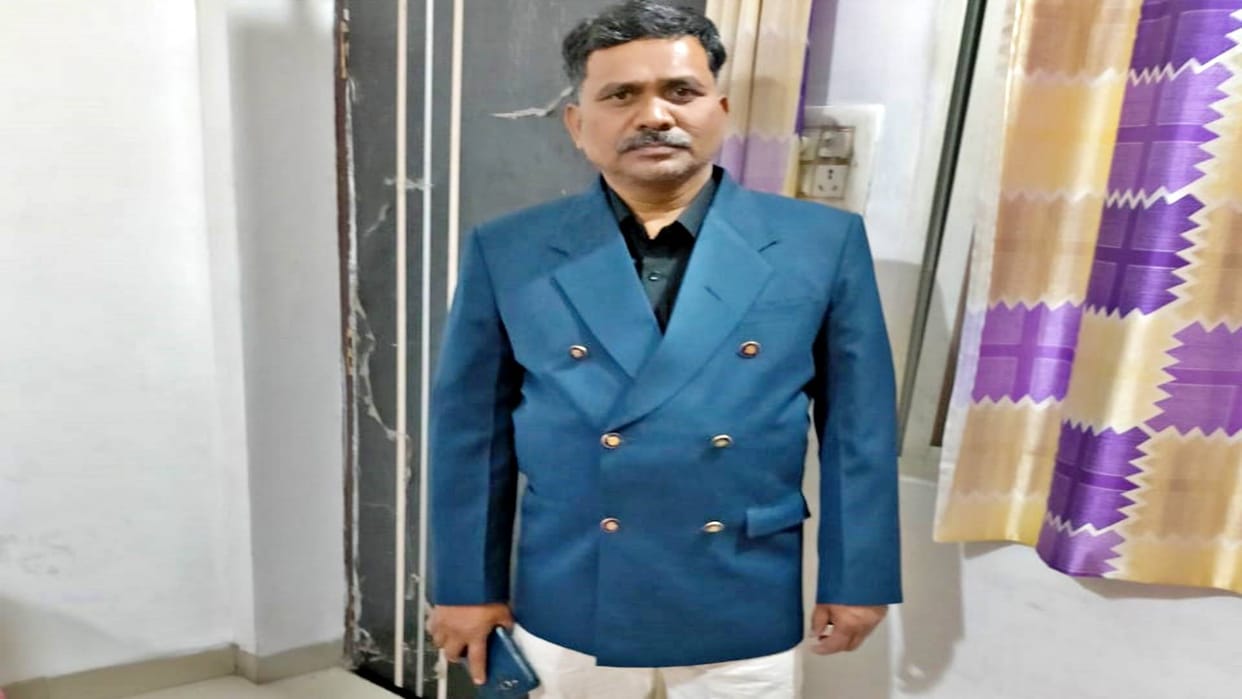 Dewas teacher of central school killed her husband with help of lover lover had come by flight from Jharkhand