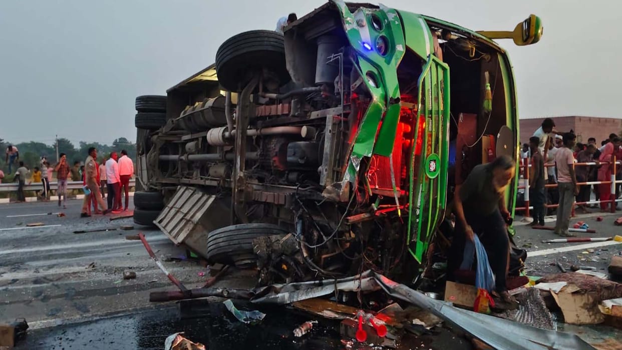 Kannauj: Uncontrolled sleeper bus overturned, 66 people injured