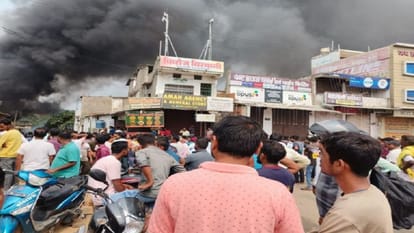 Chhattisgarh Huge uproar in Surajpur aggressive mob chased SDM Jagannath Verma