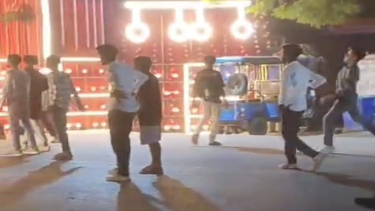 Stone pelting, stampede in front of highway post in Kushinagar - case registered against 20 unknown people