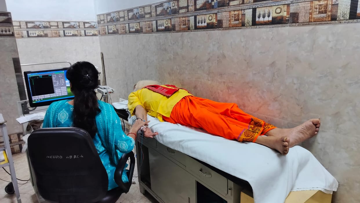 Acharya Satyendra Das admitted in PGI Lucknow.