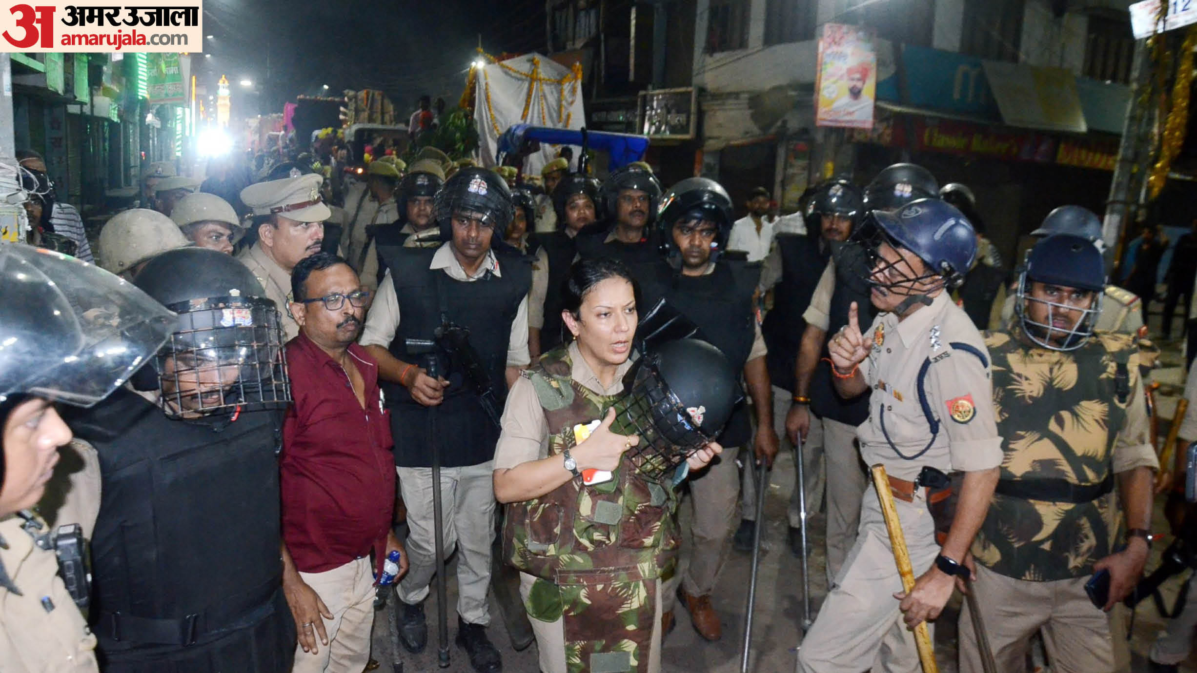 Bahraich Violence When SP stood on front amidst chaos rioters came on back foot