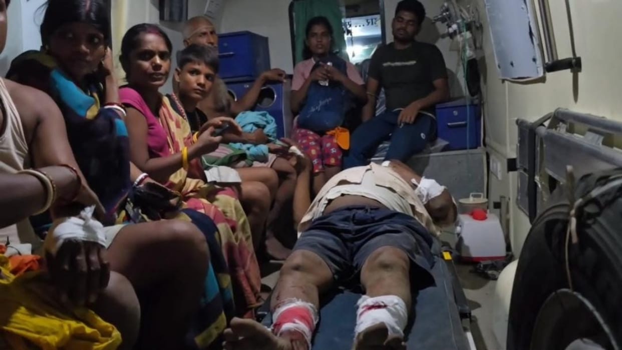 Begusarai: Criminals entered house and opened fire and beat up people; one person shot, 4 seriously injured