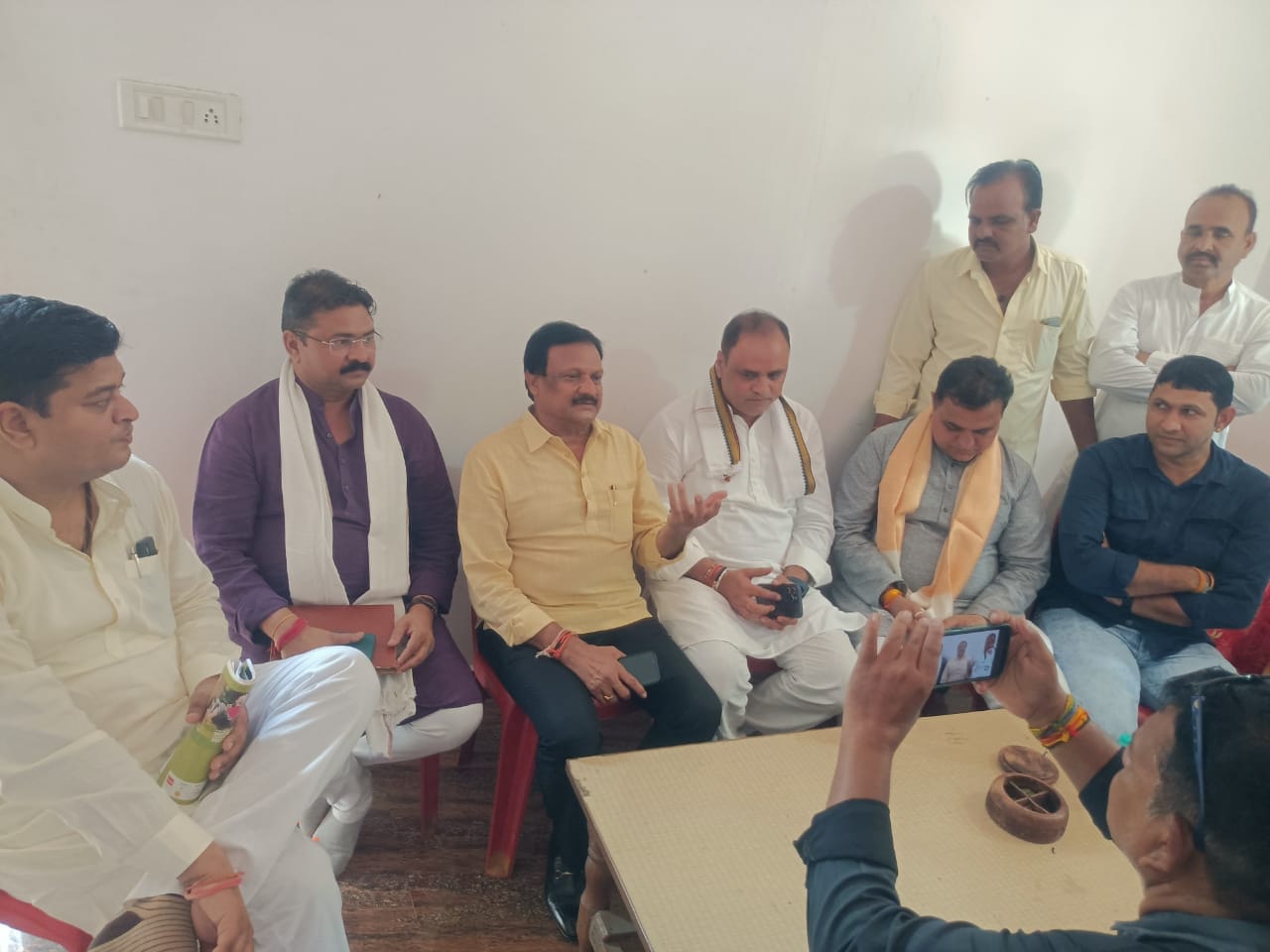 बुधनी उप चुनाव को लेकर कांग्रेस नेताओं ने चर्चा की।