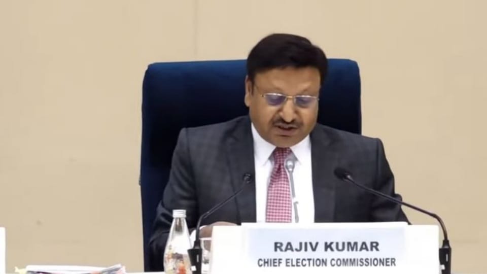 Election Commission refuted the allegations made by Congress on EVM, said- every time something new comes