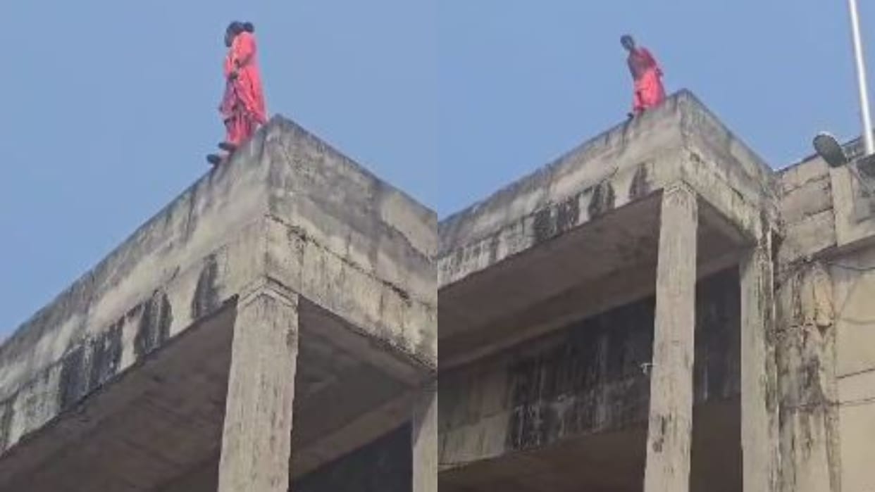 girl creates high voltage drama on the flyover in Bareilly