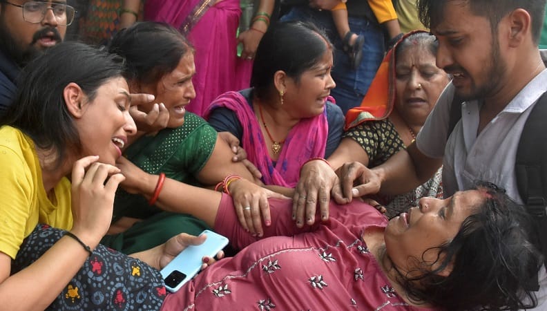 Kanpur Accident, Sanigawa in silence, Every eye is wet, every tongue talks about the horrifying scene