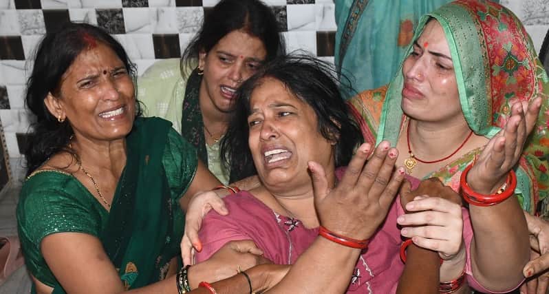 Kanpur Accident, Sanigawa in silence, Every eye is wet, every tongue talks about the horrifying scene