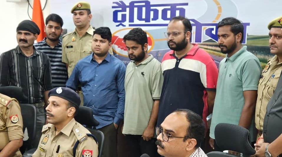 Eighth fail leader cheated 250 people from 20 states of Rs 22 crore, Kanpur cyber team caught four from Bhopal