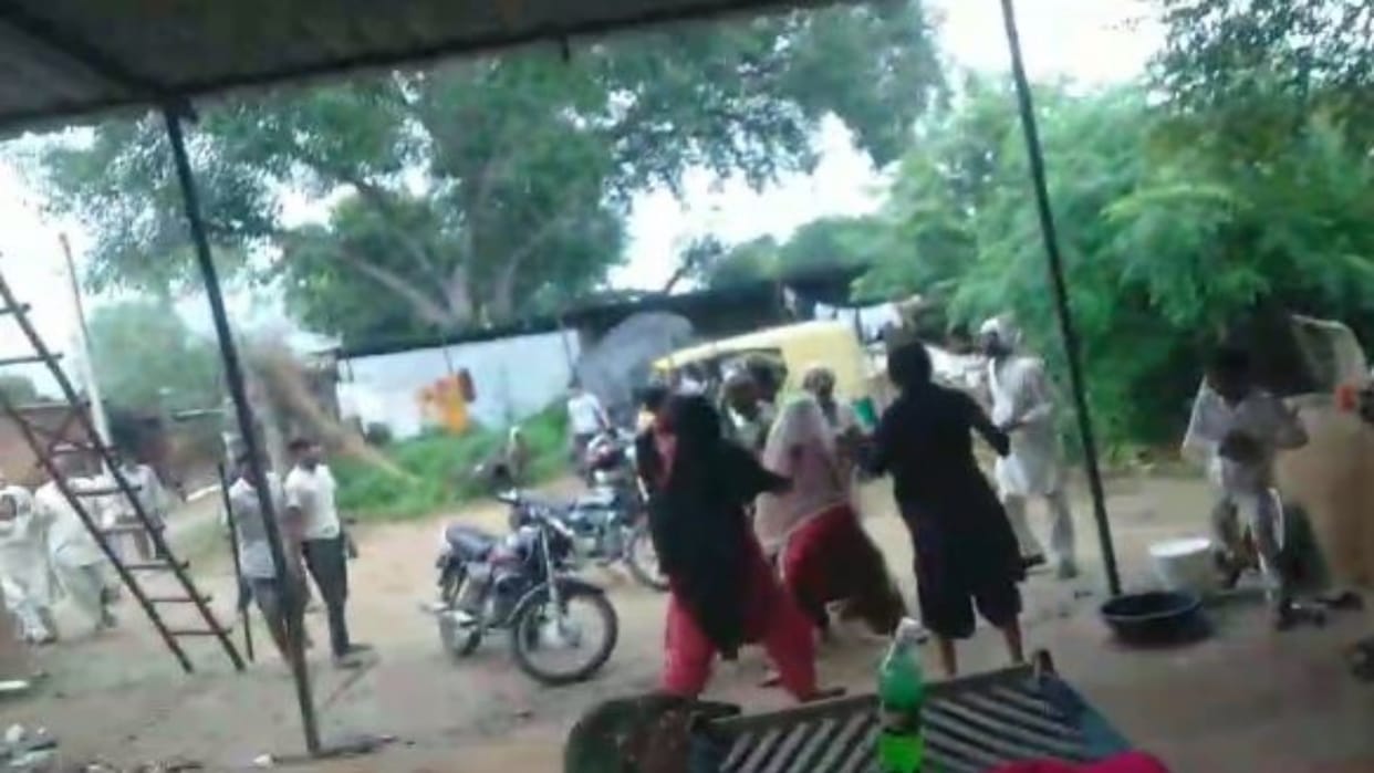 Alwar News: There was fierce fighting between 2 parties, there was a conflict 20 days ago also