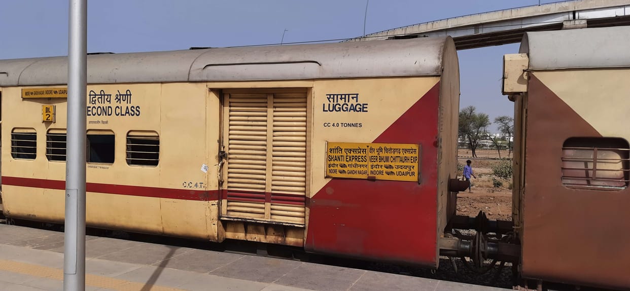 Indore: Now LHB racks will be installed in Shanti Express, passengers' journey will become easier.