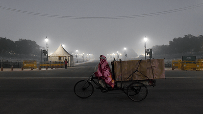 Thursday the coldest day of season in Delhi temperature dropping below 18 degrees
