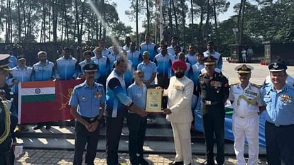 Indian Air Force Vayu Veer Car Rally Members arrived pay tribute to martyrs Governor offered flowers Dehradun