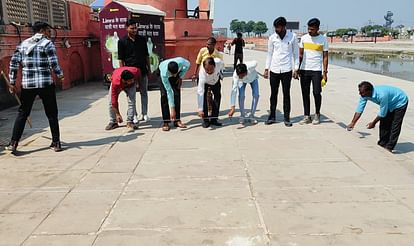 Deepotsav in Ayodhya: Marking process started for laying 28 lakh lamps, attempt to break the old record Deepotsav in Ayodhya: Marking process started for laying 28 lakh lamps, attempt to break the old record