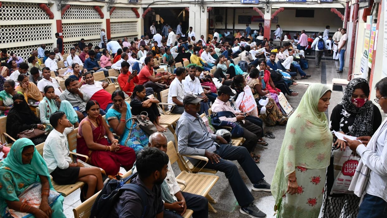 Kolkata RG Kar Case BHU Hospital Doctors Strike 4919 patients seen in OPD only 49 operations