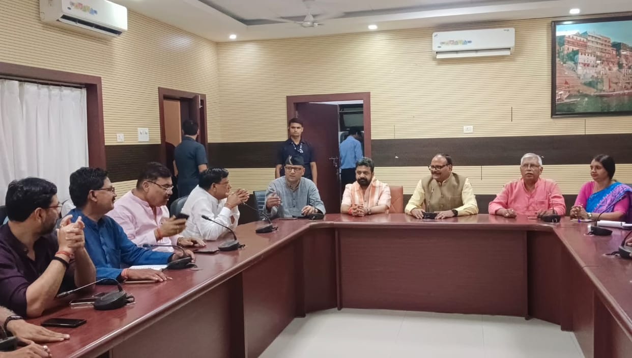 Deputy CM Brajesh Pathak said officers who cannot work according to PM and CM should take retirement