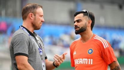 विराट कोहली के नाम एबी डिविलियर्स का संदेश, कहा- उनके जैसे खिलाड़ी बार-बार नहीं मिलते, किंग सम्मान के हकदार AB de Villiers said Celebrate Virat Kohli, let him find balance in life at end of career know details