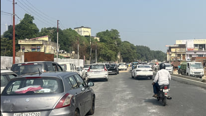 In Gorakhpur, Parking will be made at Farak Gorakhpuri Chowk four lane from Padleganj