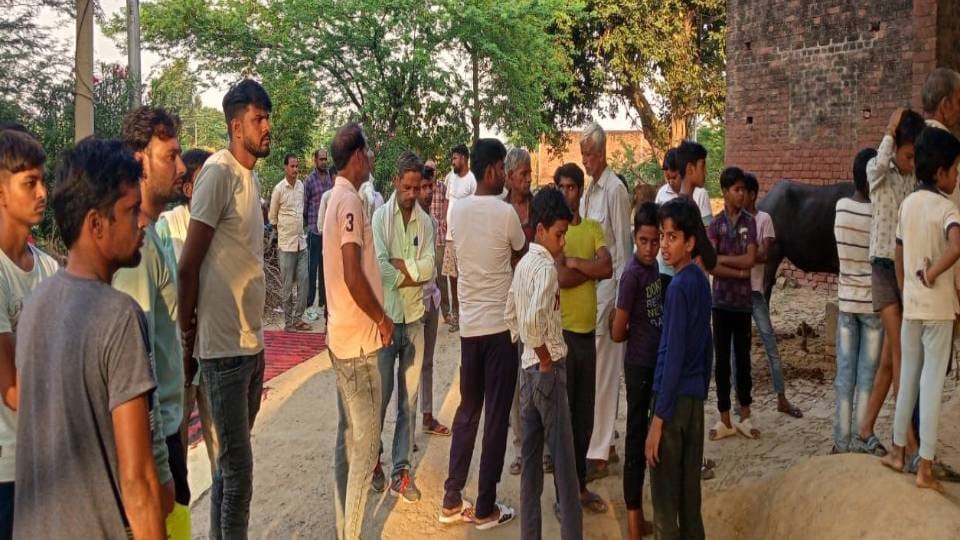 elder brother killed younger brother by hitting him with brick over property division In Firozabad
