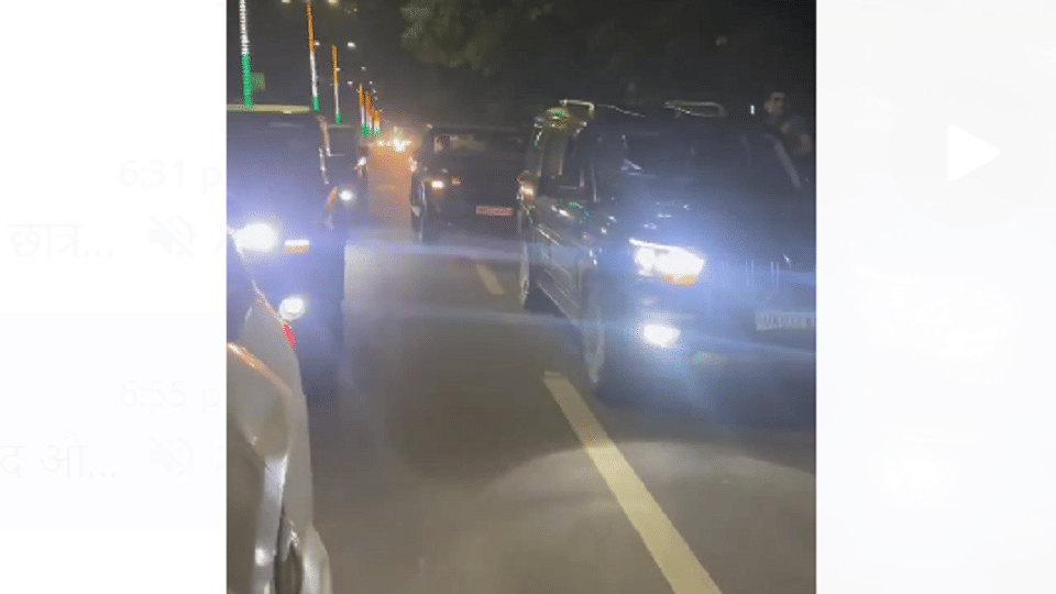 Saharanpur: A Scorpio and three Thar ran while blowing hooter, the speed was dangerously fast, video viral