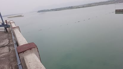 Haryana: हथिनी कुंड बैराज का जलस्तर घटा, पनबिजली परियोजना पर संकट, दिल्ली में आ सकता है जल संकट Water level of Hathini Kund barrage decreased, crisis on hydroelectric project, water crisis may come in Delhi