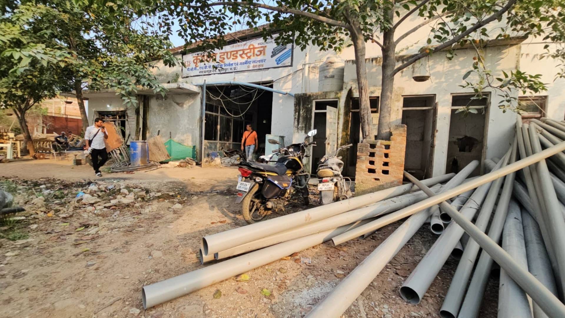 MP News Factory worth crores sealed in Chhatarpur due to one rupee coin case related to copyright infringement