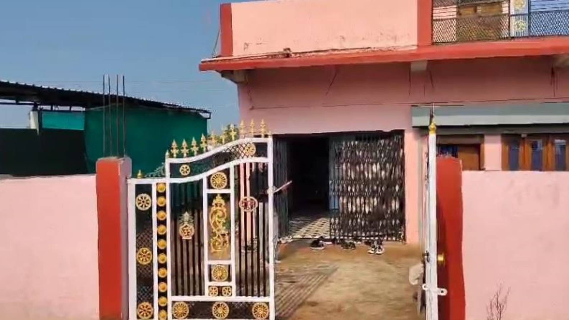ग्राम सचिव का आवास