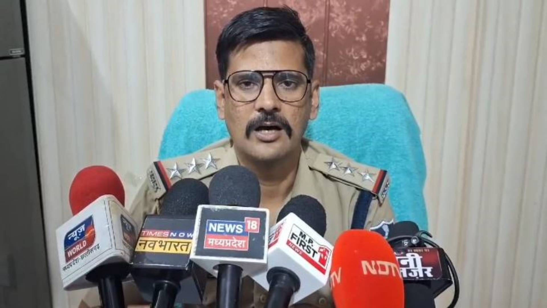 बाल्मीकि चौबे, टीआई सिविल लाइन थाना, छतरपुर