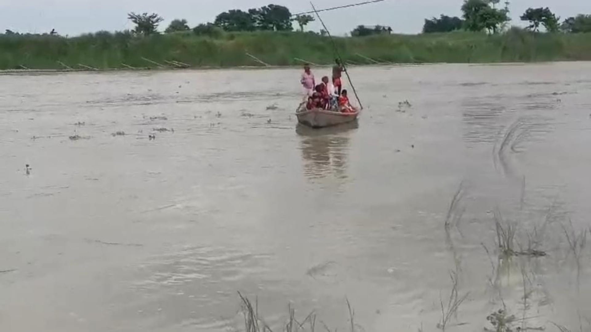 बाढ़ से निपटने के लिए बिहार जल सुरक्षा एवं सिंचाई आधुनिकीकरण परियोजना तैयार की गई है।