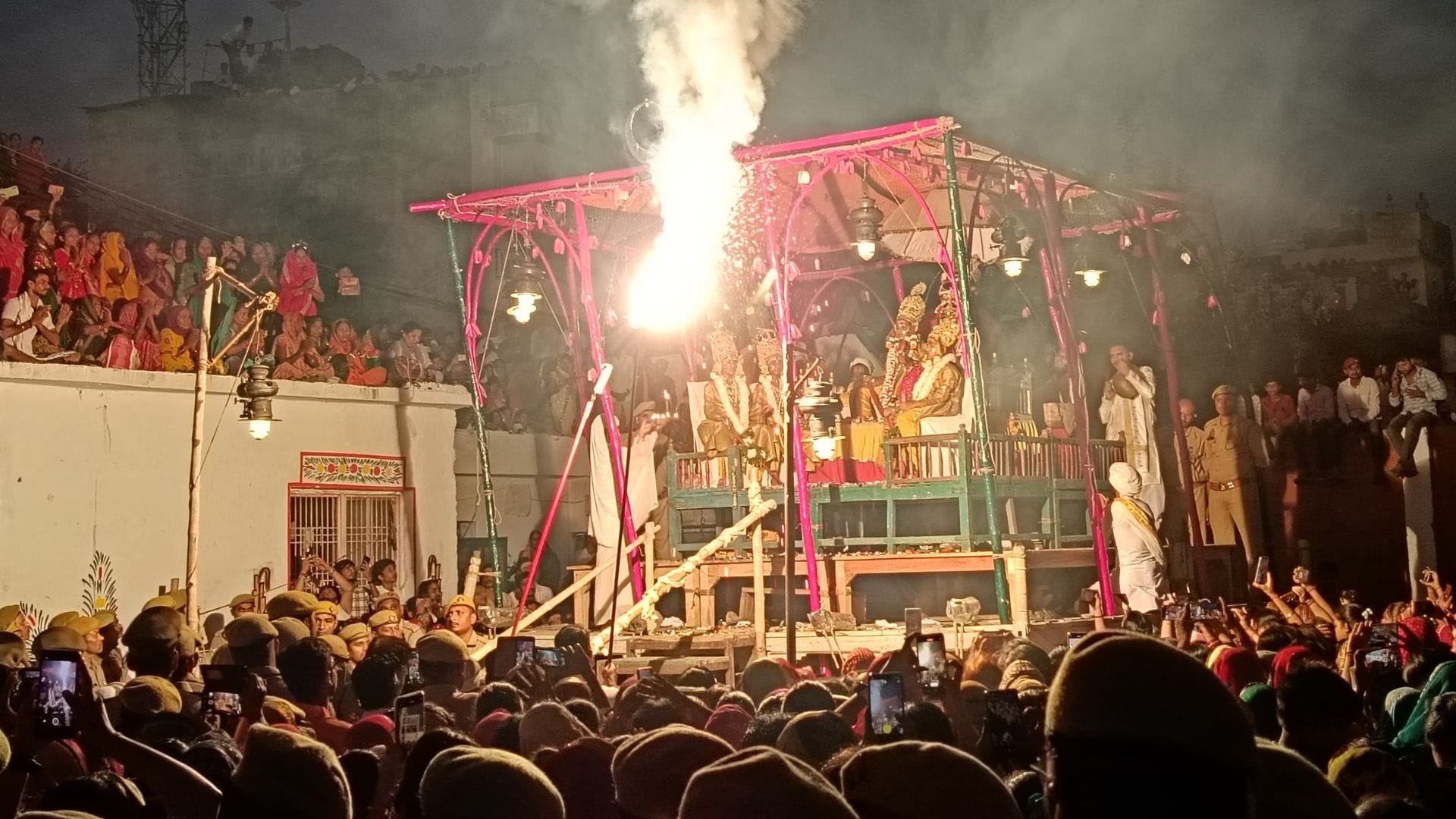 Ramnagar Ramlila morning aarti huge crowd gathered to see