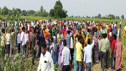 ruckus in meeting for ration dealer in Etah