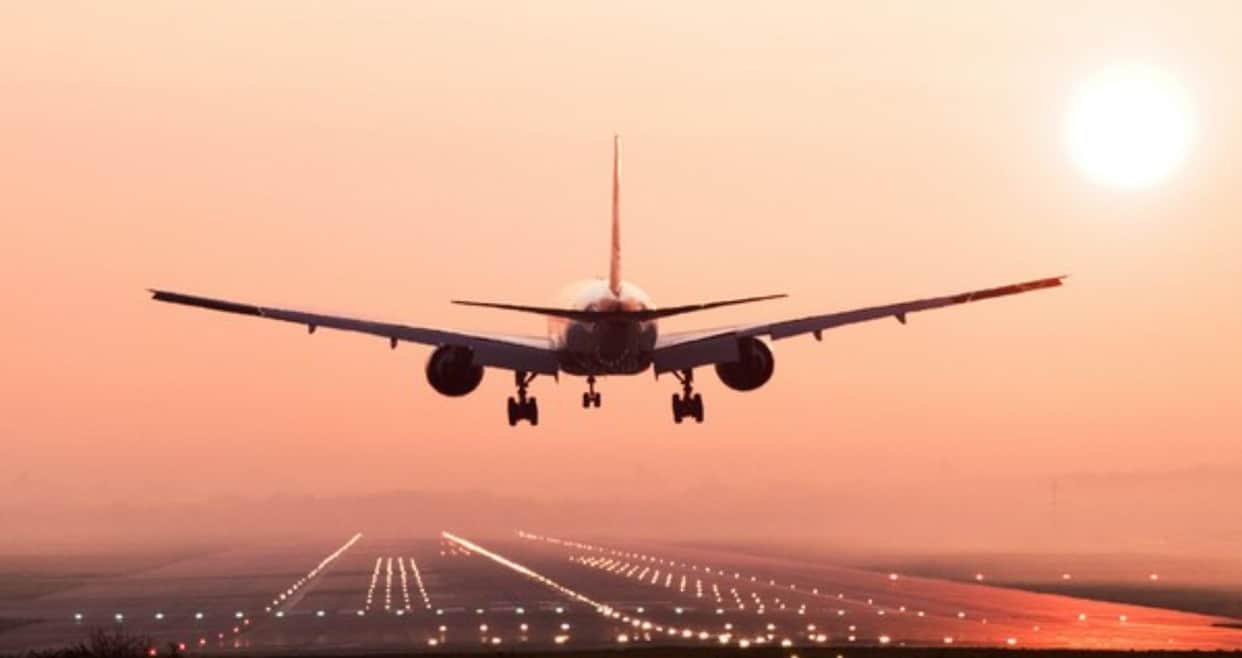 Air traffic controllers in Florida briefly lost radar after fiber optic line was cut